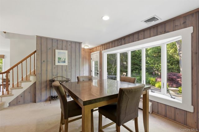 23 Woodhull Road, East Setauket, NY 11733