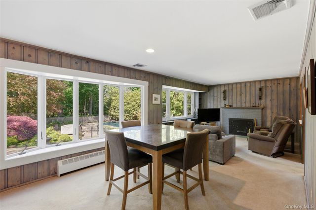23 Woodhull Road, East Setauket, NY 11733