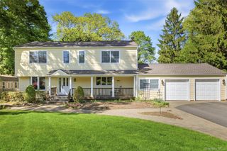 23 Woodhull Road, East Setauket, NY 11733