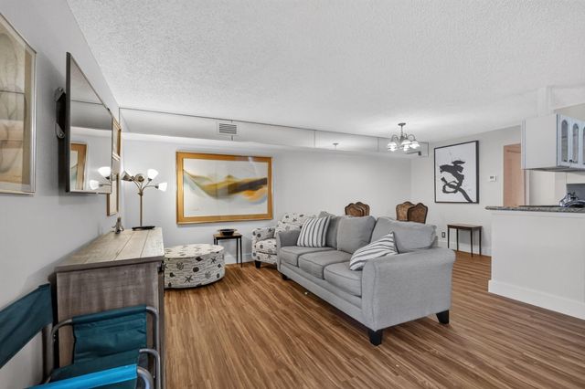 14881 WEDGEFIELD Drive 103, Delray Beach, FL 33446