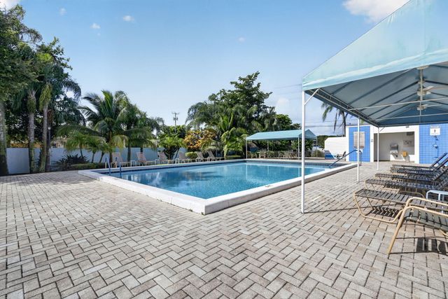 14881 WEDGEFIELD Drive 103, Delray Beach, FL 33446