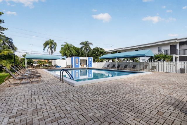 14881 WEDGEFIELD Drive 103, Delray Beach, FL 33446
