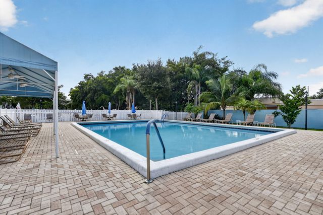 14881 WEDGEFIELD Drive 103, Delray Beach, FL 33446