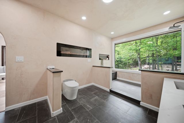 4 Washington Drive, Amherst, NH 03031