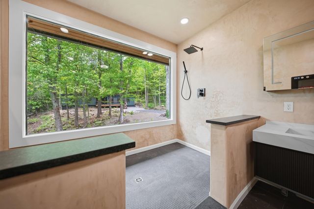 4 Washington Drive, Amherst, NH 03031