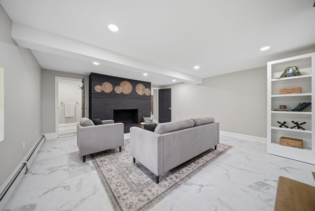 4 Washington Drive, Amherst, NH 03031