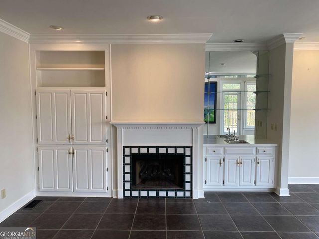 7155 Roswell Road 42, Sandy Springs, GA 30328