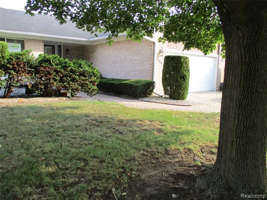 42108 E Edward Drive, Clinton Township, MI 48038