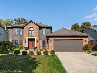 20495 Windham Drive, Macomb Township, MI 48044