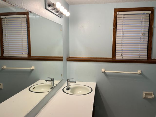 3044 Lake Street N, Maplewood, MN 55109