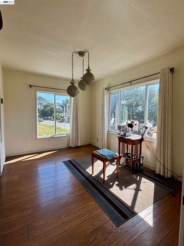 4101 Mountain View Ave, Oakland, CA 94605