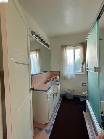 4101 Mountain View Ave, Oakland, CA 94605