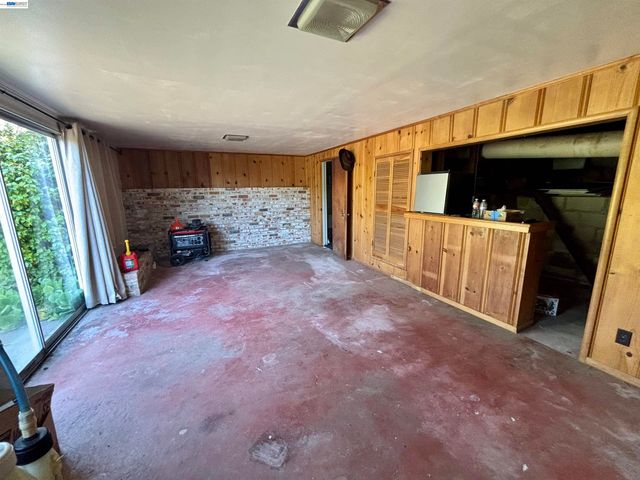 4101 Mountain View Ave, Oakland, CA 94605