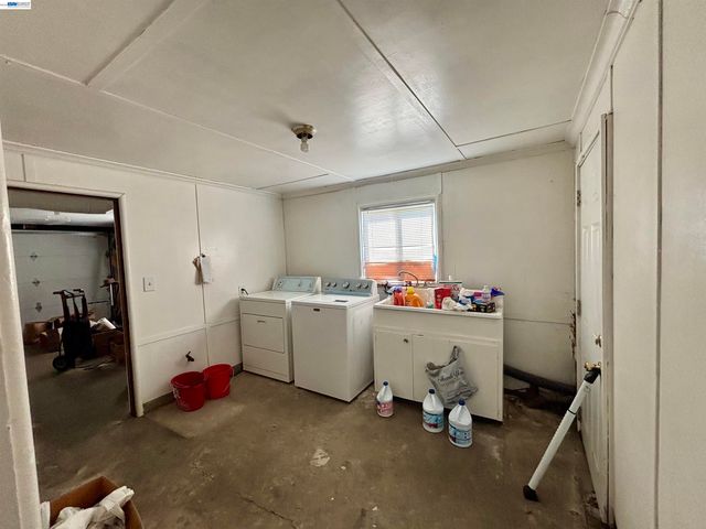 4101 Mountain View Ave, Oakland, CA 94605