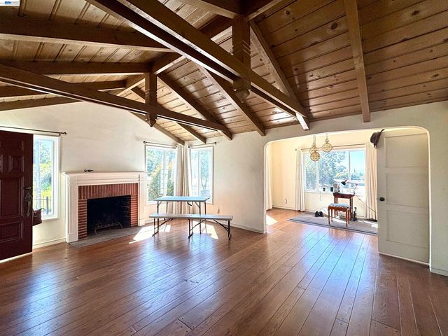 4101 Mountain View Ave, Oakland, CA 94605