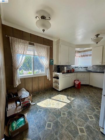 4101 Mountain View Ave, Oakland, CA 94605