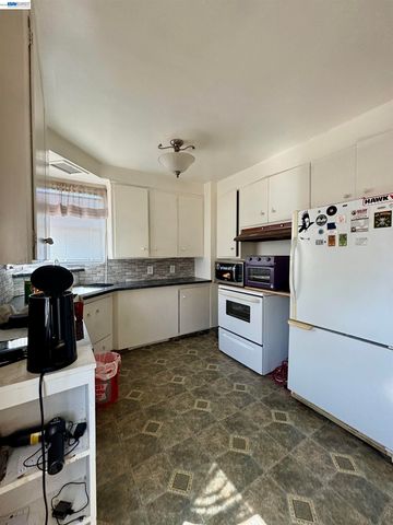4101 Mountain View Ave, Oakland, CA 94605