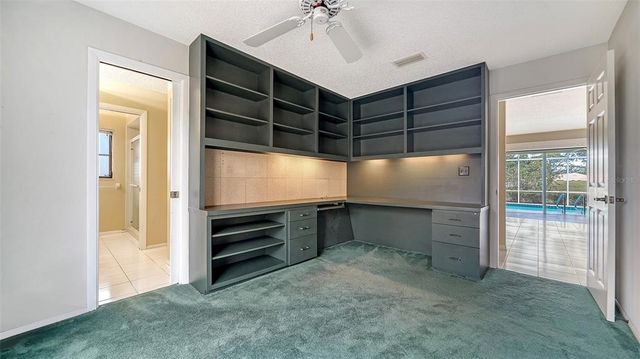 3572 FERNDELL, Sarasota, FL 34235