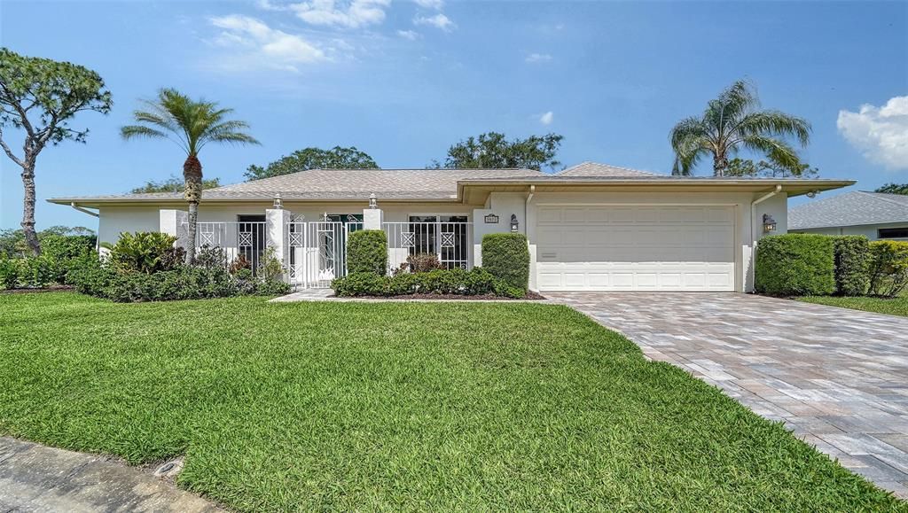 3572 FERNDELL, Sarasota, FL 34235