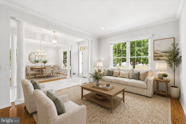 6 VALLEY STREAM PL, Barnegat, NJ 08005