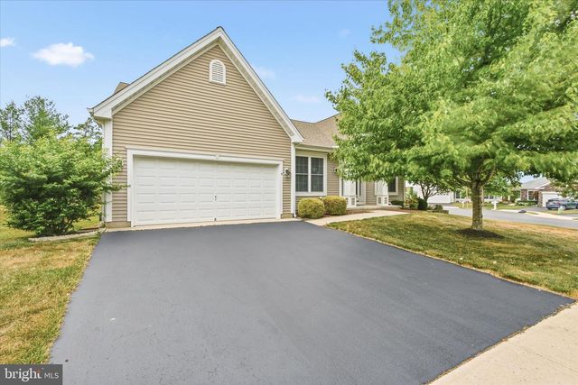 6 VALLEY STREAM PL, Barnegat, NJ 08005