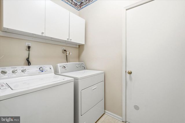 6 VALLEY STREAM PL, Barnegat, NJ 08005
