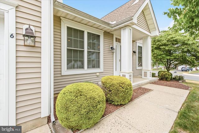 6 VALLEY STREAM PL, Barnegat, NJ 08005