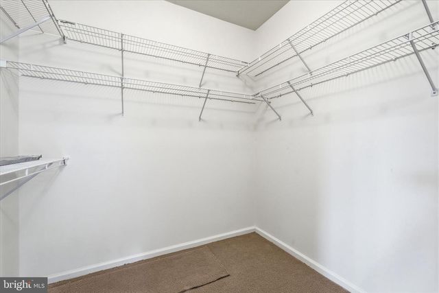 6 VALLEY STREAM PL, Barnegat, NJ 08005
