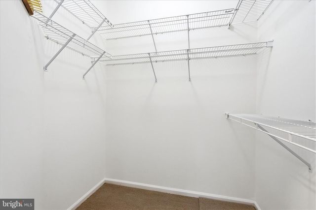 6 VALLEY STREAM PL, Barnegat, NJ 08005