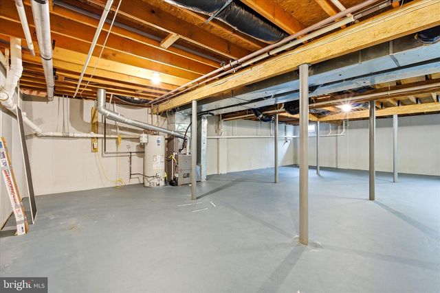 6 VALLEY STREAM PL, Barnegat, NJ 08005