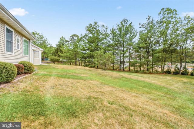 6 VALLEY STREAM PL, Barnegat, NJ 08005