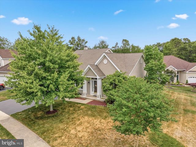 6 VALLEY STREAM PL, Barnegat, NJ 08005