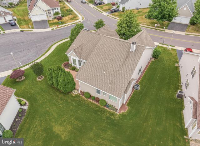 6 VALLEY STREAM PL, Barnegat, NJ 08005