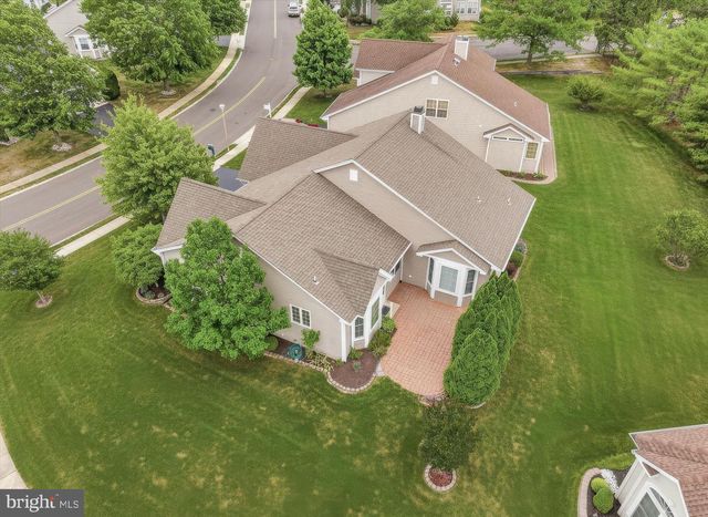 6 VALLEY STREAM PL, Barnegat, NJ 08005