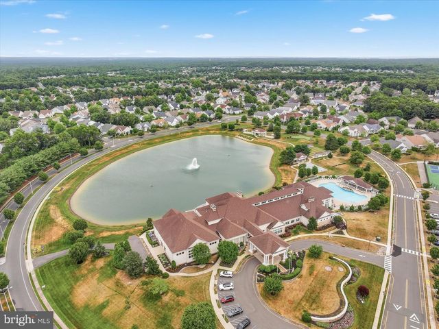 6 VALLEY STREAM PL, Barnegat, NJ 08005