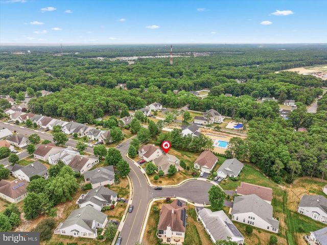 6 VALLEY STREAM PL, Barnegat, NJ 08005