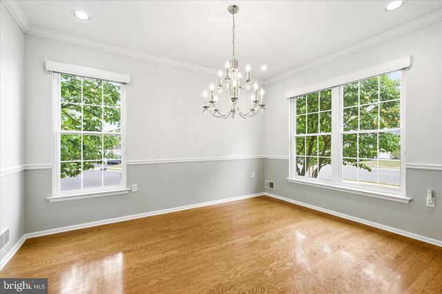 6 VALLEY STREAM PL, Barnegat, NJ 08005