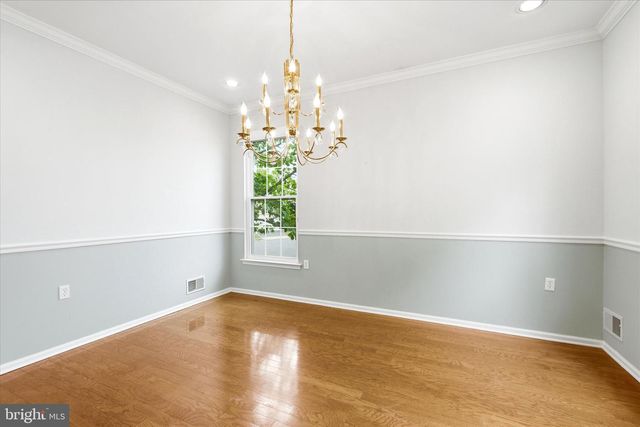 6 VALLEY STREAM PL, Barnegat, NJ 08005