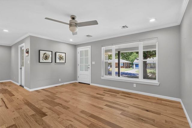 1912 Brighton Avenue, The Village, OK 73120