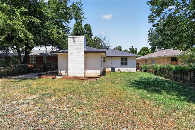 1912 Brighton Avenue, The Village, OK 73120