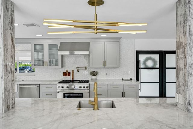 1230 Adams St, Hollywood, FL 33019