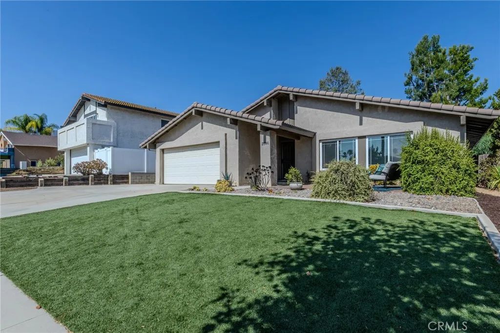 2096 W Ontario, Corona, CA 92882