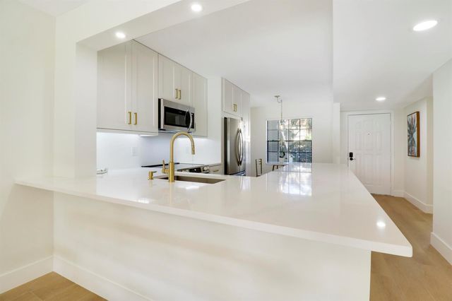 1001 Pinecrest Circle C, Jupiter, FL 33458