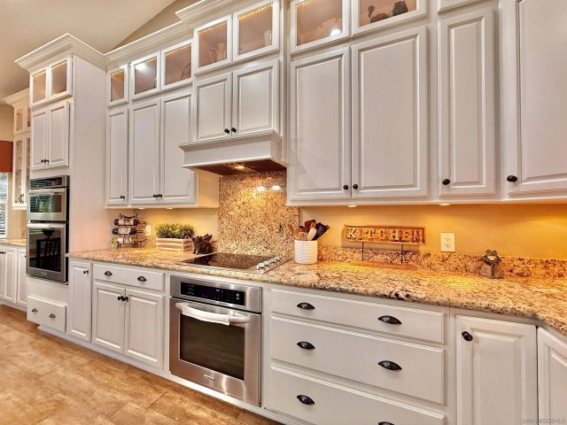 1623 Swallow Dr, El Cajon, CA 92020