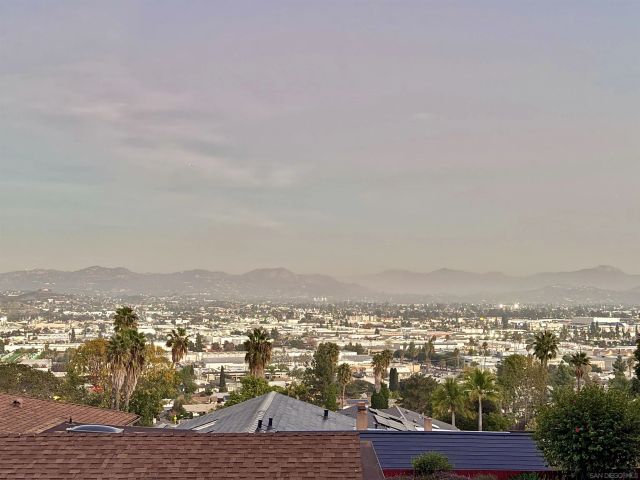 1623 Swallow Dr, El Cajon, CA 92020