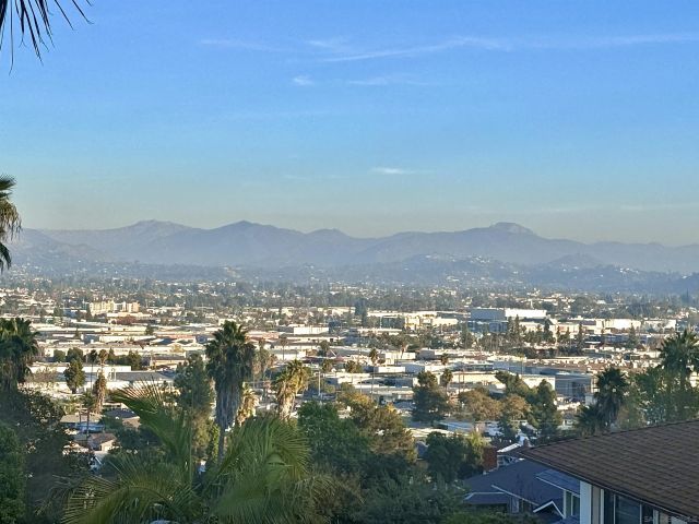 1623 Swallow Dr, El Cajon, CA 92020