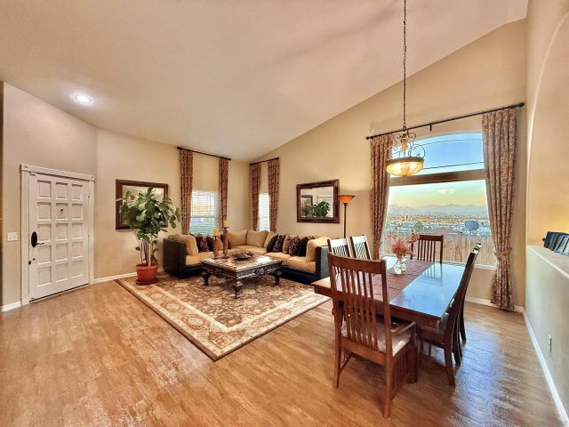 1623 Swallow Dr, El Cajon, CA 92020