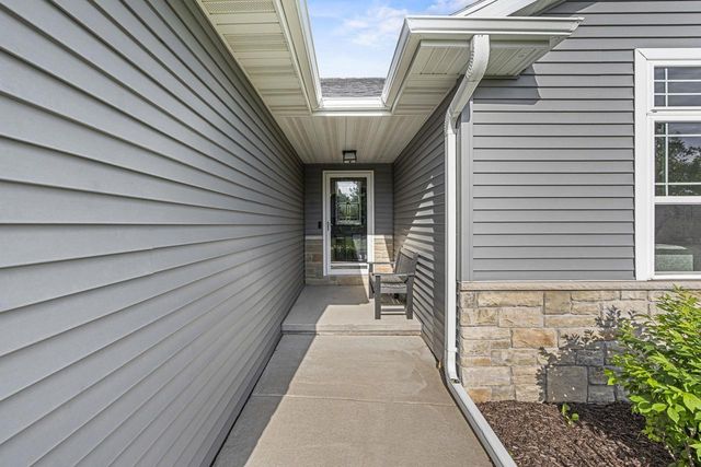 N2334 HEAVENLY DRIVE, Greenville, WI 54942