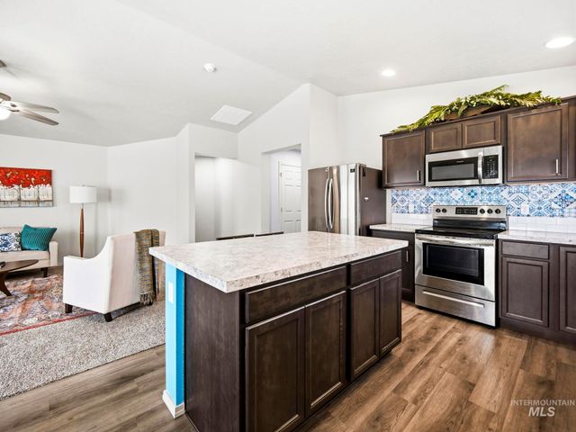 17546 N Newdale Ave, Nampa, ID 83687