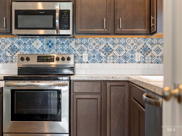 17546 N Newdale Ave, Nampa, ID 83687